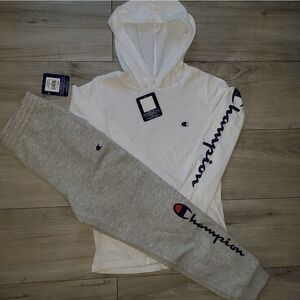 Boys cHAMPION LOGO LONG-SLEEVE T-SHIRT and gray Jogger Set size medium